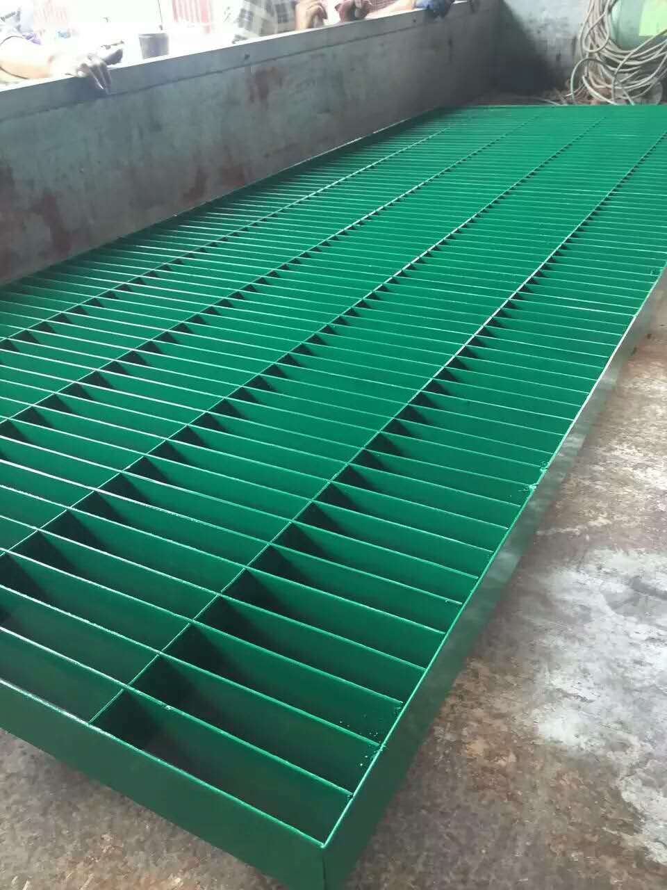 噴漆鋼格柵板